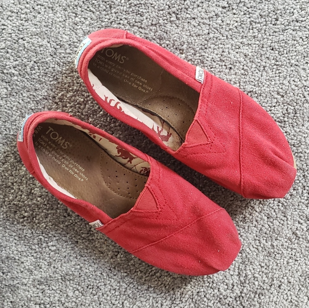 Toms slip on red canvas